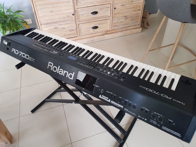 Roland rd deals 700sx